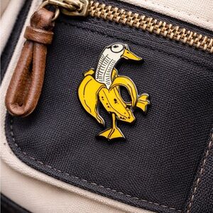 Goose Banana Enamel Pin – Collectible Lapel Pin